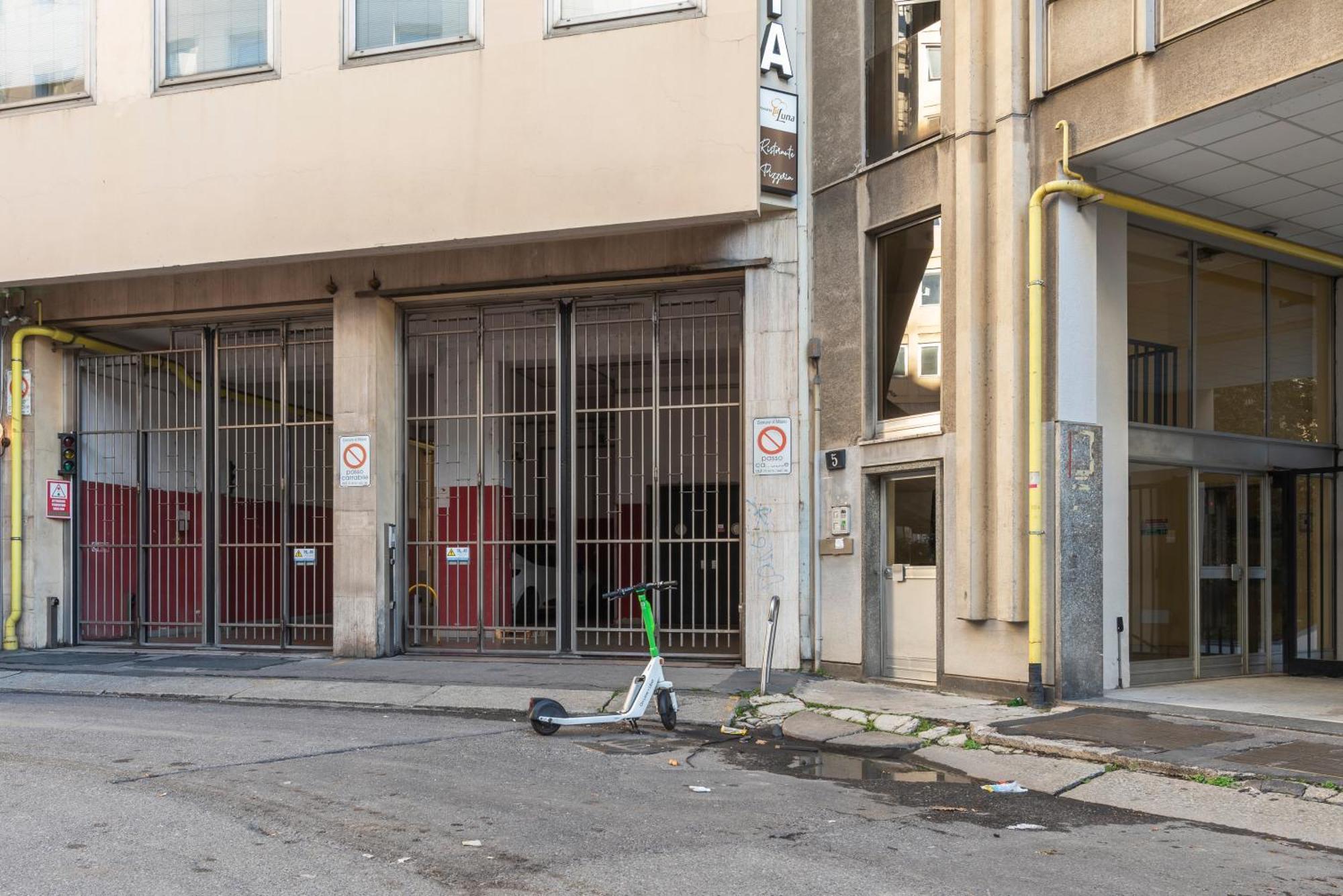 Centrale Flexyrent - Steps From Train Station Milán Exterior foto